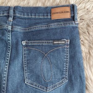 Calvin Klein High-Rise Skinny Jeans Size 12